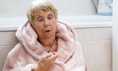 1. Þrýst er á hnappinn og boð berst samstundis til stjórnstöðvar