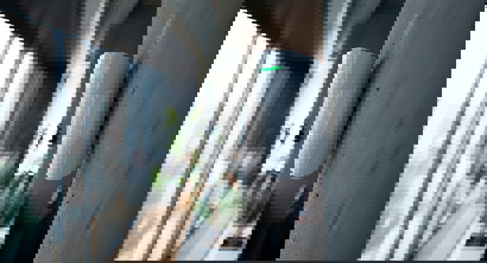 AJAX hreyfiskynjari með rúðubrotsnema