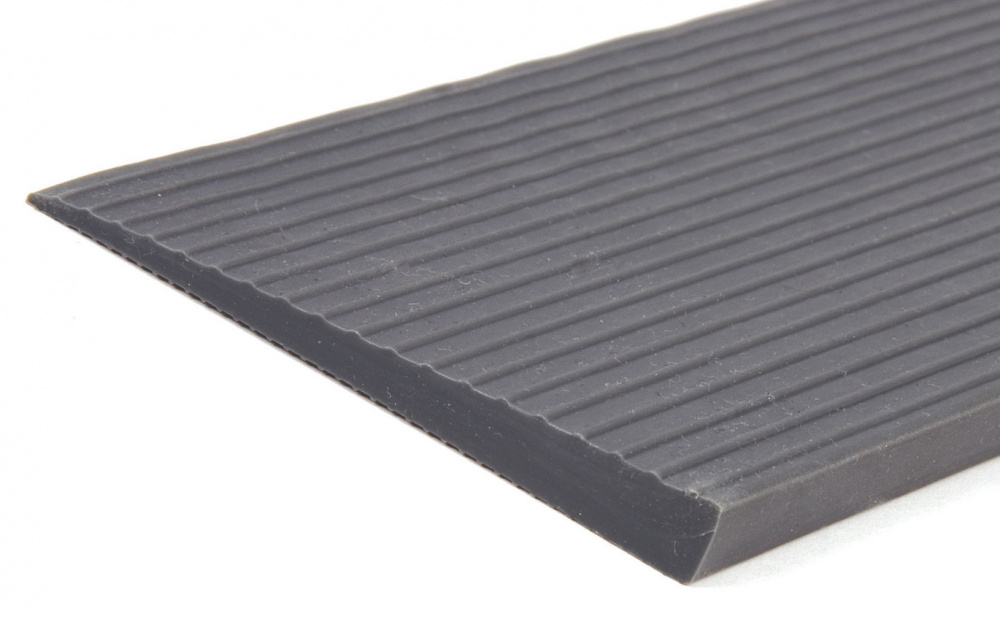 Þröskuldarrampur Gúmmí 28x200x900mm